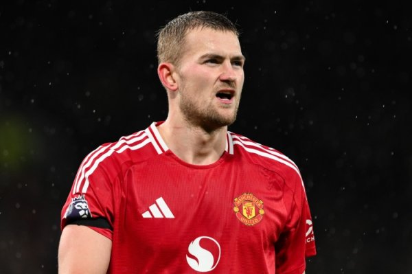 客获胜  物浦！德里赫特：这是我加盟曼联以来最棒的一场获胜